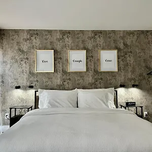  Apartment Luxe: Modern Retreat In The City